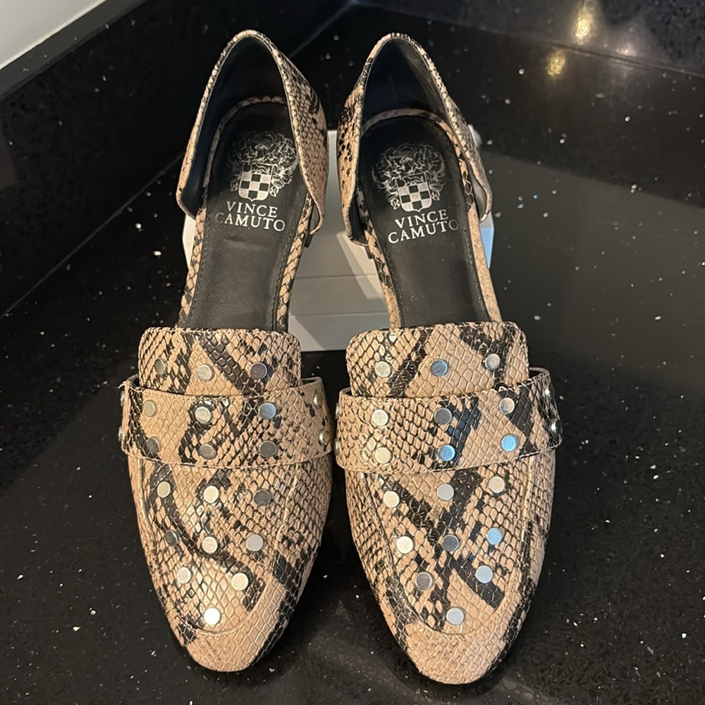 Vince Camuto Taupe Snakeskin Leather Two Piece Silver Studded Flats WENERLY - Picture 8 of 16